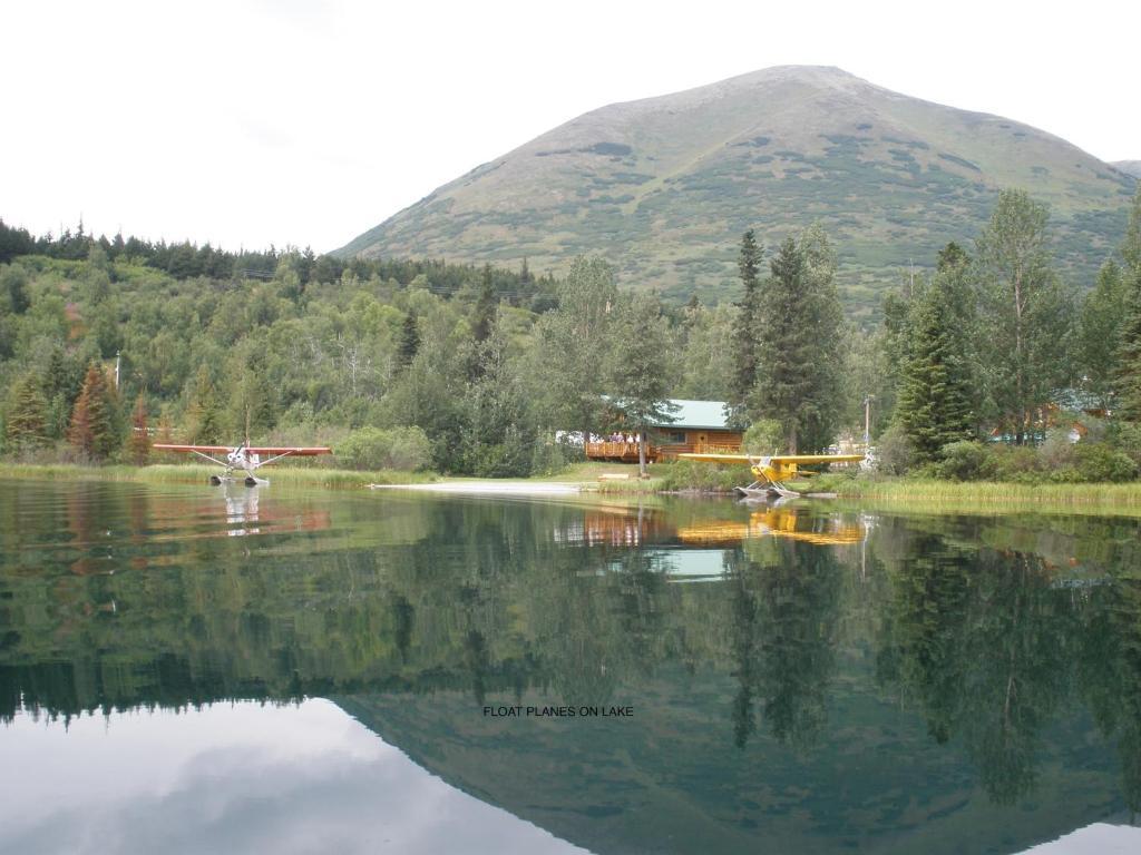 Summit Lake Lodge Buitenkant foto
