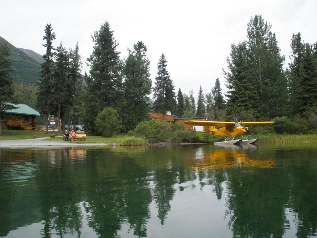 Summit Lake Lodge Buitenkant foto