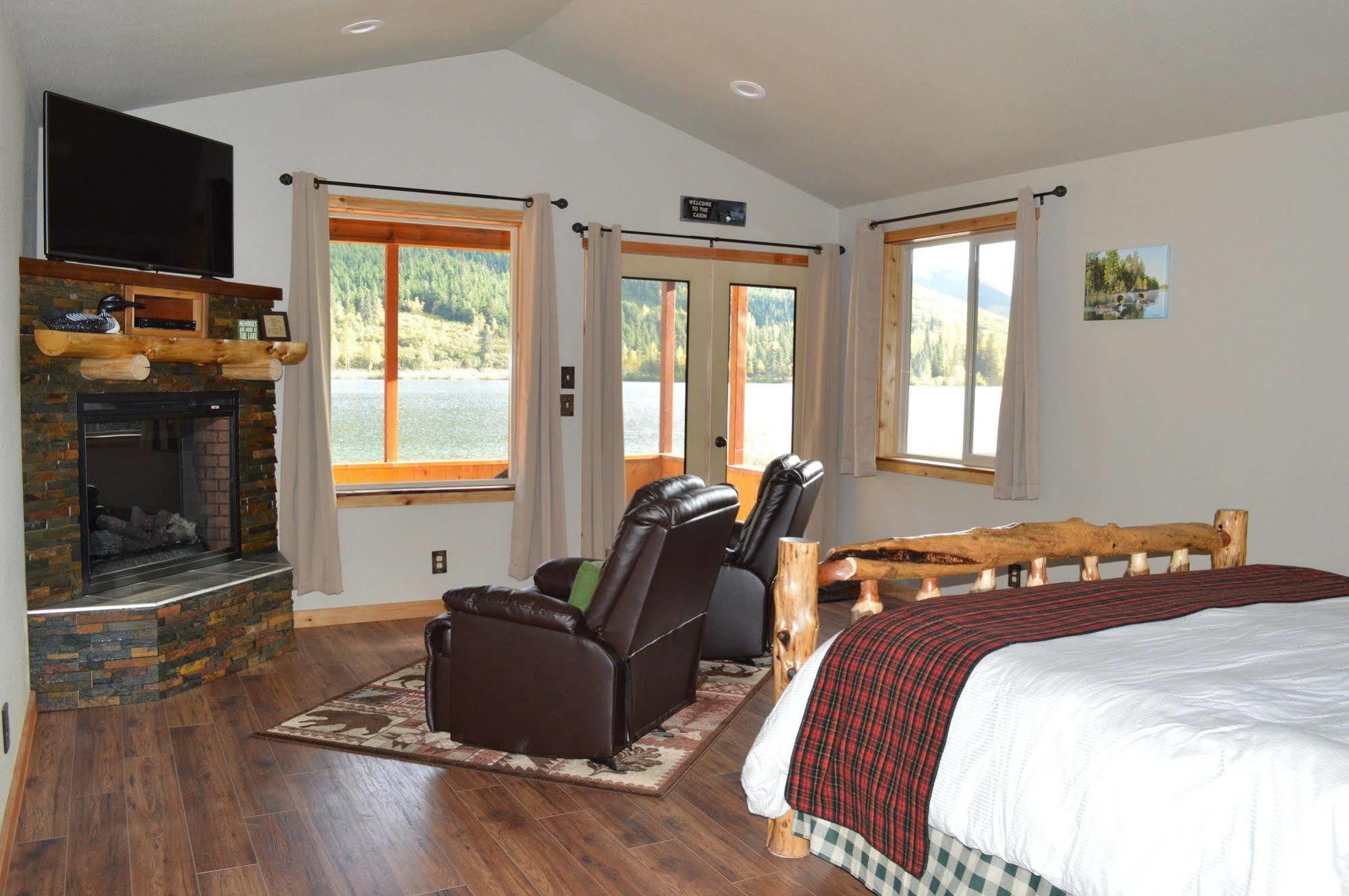 Summit Lake Lodge Buitenkant foto