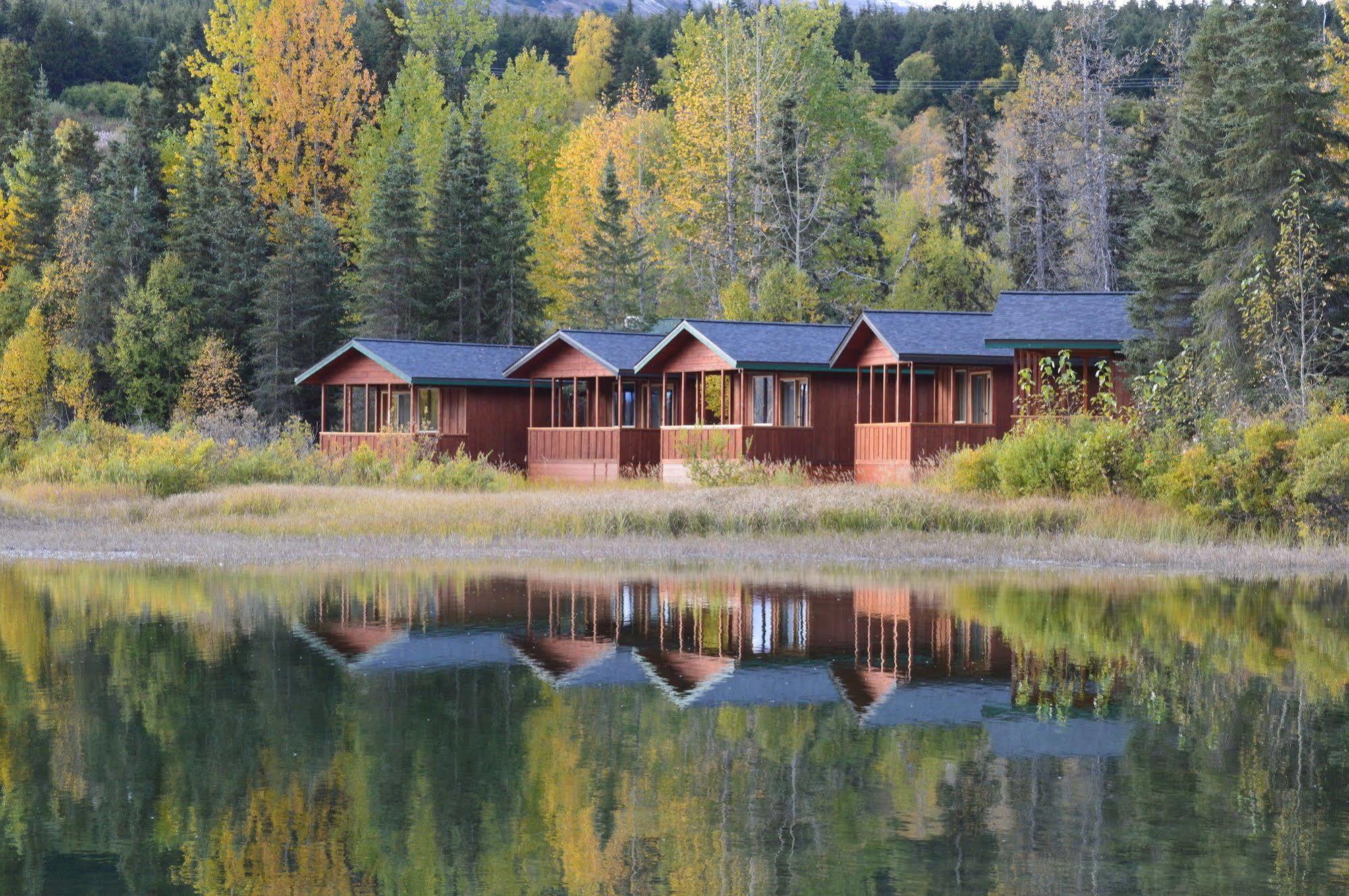 Summit Lake Lodge Buitenkant foto