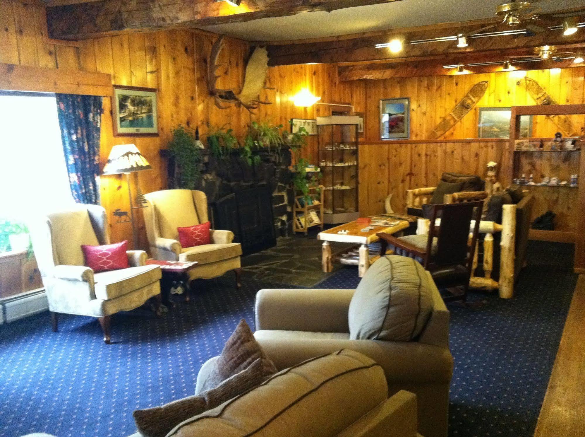 Summit Lake Lodge Buitenkant foto